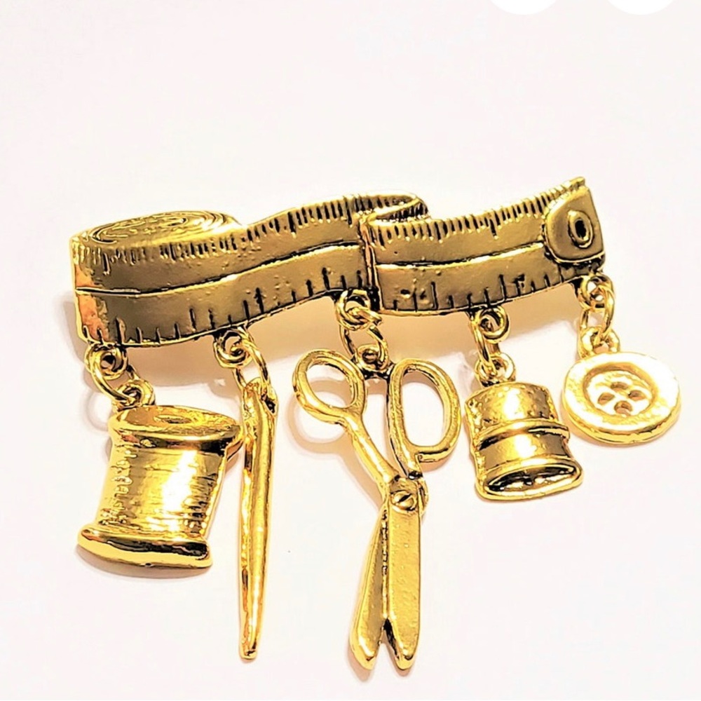 Tamina by Stella Dressmakers Charm Brooch